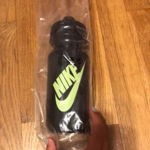 New!! Nike Water Bottle